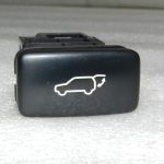 Oriģināls Lexus RX III (AL10) Alphard aizmugurējo durvju elektriskais slēdzis 84930-58010