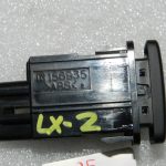 Oriģināls Lexus RX III (AL10) Alphard aizmugurējo durvju elektriskais slēdzis 84930-58010
