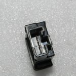 Oriģināls Lexus RX III (AL10) Alphard aizmugurējo durvju elektriskais slēdzis 84930-58010
