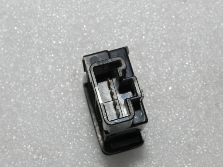 Oriģināls Lexus RX III (AL10) Alphard aizmugurējo durvju elektriskais slēdzis 84930-58010
