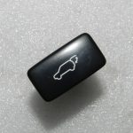 Oriģināls Lexus RX III (AL10) Alphard aizmugurējo durvju elektriskais slēdzis 84930-58010