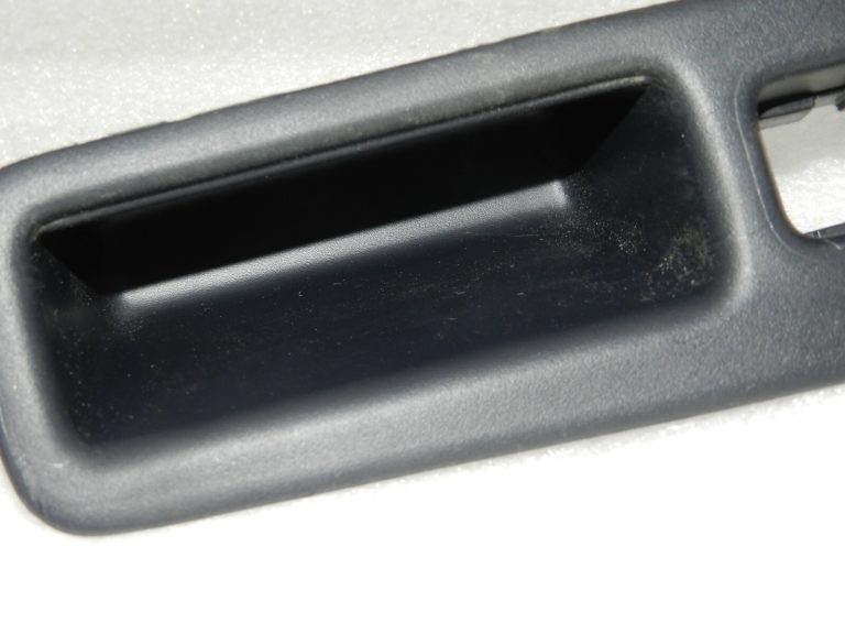 Oriģinālais Lexus RX 450H (AL10) aizmugurējo durvju iekšējais rokturis 69291-48020