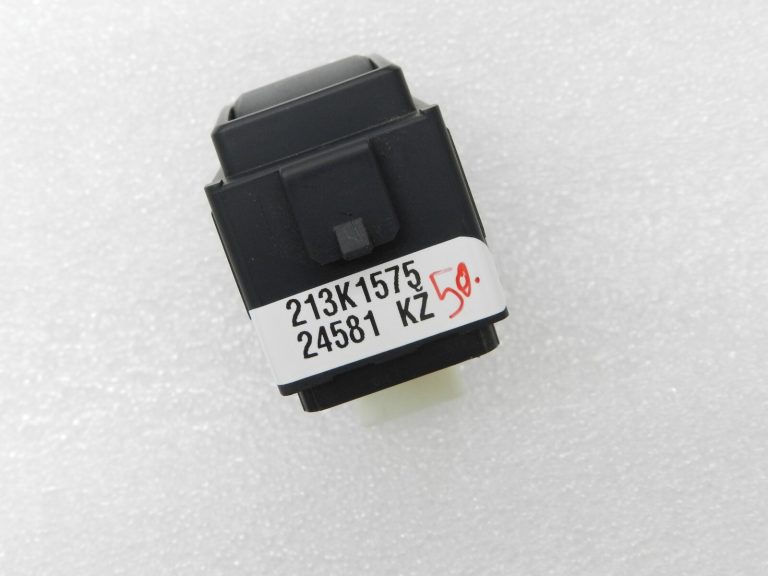 Oriģinālais Lexus RX 450h (AL10) aizmugurējā elektriskā stikla slēdzis 84810-48020, 84810D
