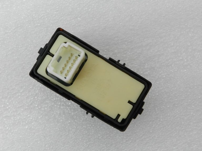 Oriģinālais Lexus RX 450h (AL10) aizmugurējā elektriskā stikla slēdzis 84810-48020, 84810D