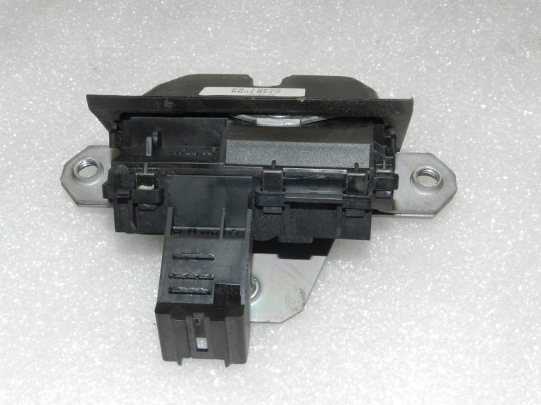 OEM Ford Focus III C-Max II aizmugurējo durvju slēdzene 8M51-R442A66-DA, 8M51-R442A66-DC