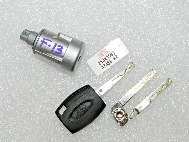 Ford Focus II C-Max I aizdedzes slēdzene ar 3x atslēgu komplektu 5034072, 3M5A-R3697-AE