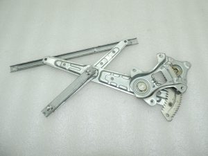 Nissan X-Trail T32 Logu regulatora sliede aizmugurējā kreisā 827216FR0A