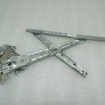 Nissan X-Trail T32 Logu regulatora sliede aizmugurējā kreisā 827216FR0A