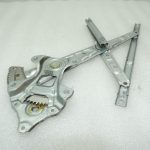 Nissan X-Trail T32 Logu regulatora sliede aizmugurējā kreisā 827216FR0A