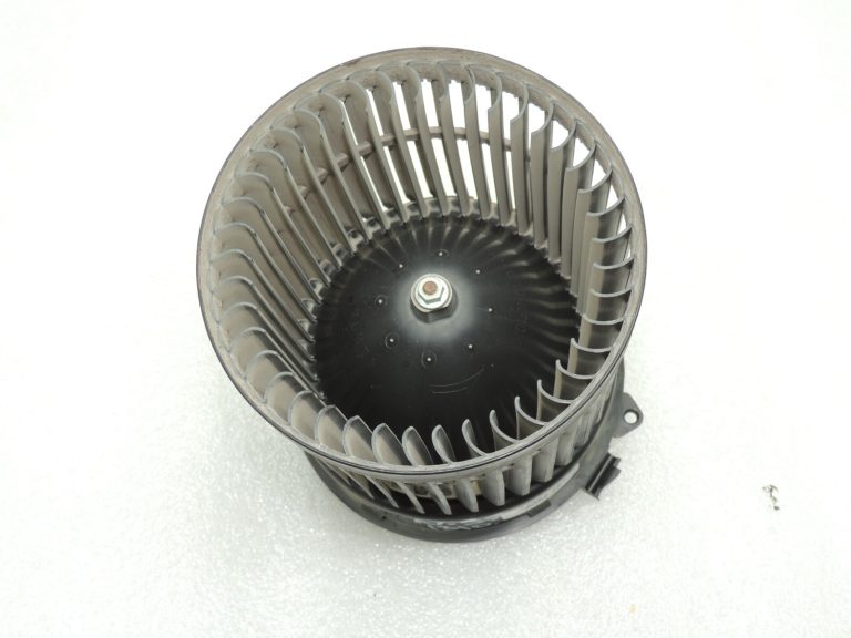 Nissan Qashqai J11 ventilatora motors 272104EA7C