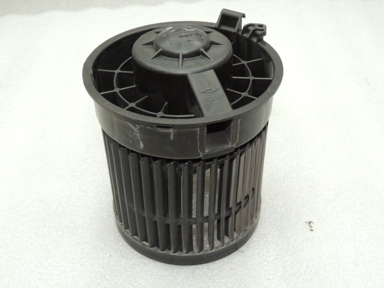Nissan Qashqai J11 ventilatora motors 272104EA7C