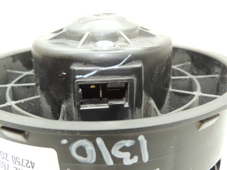 Nissan Qashqai J11 ventilatora motors 272104EA7C