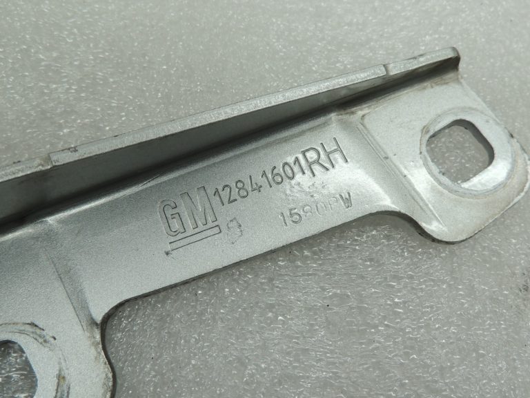 OEM Opel Insignia A motora pārsega viru komplekts ArgonSilver GAN 12841600 12841601
