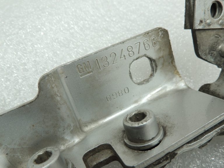 OEM Opel Insignia A motora pārsega viru komplekts ArgonSilver GAN 12841600 12841601