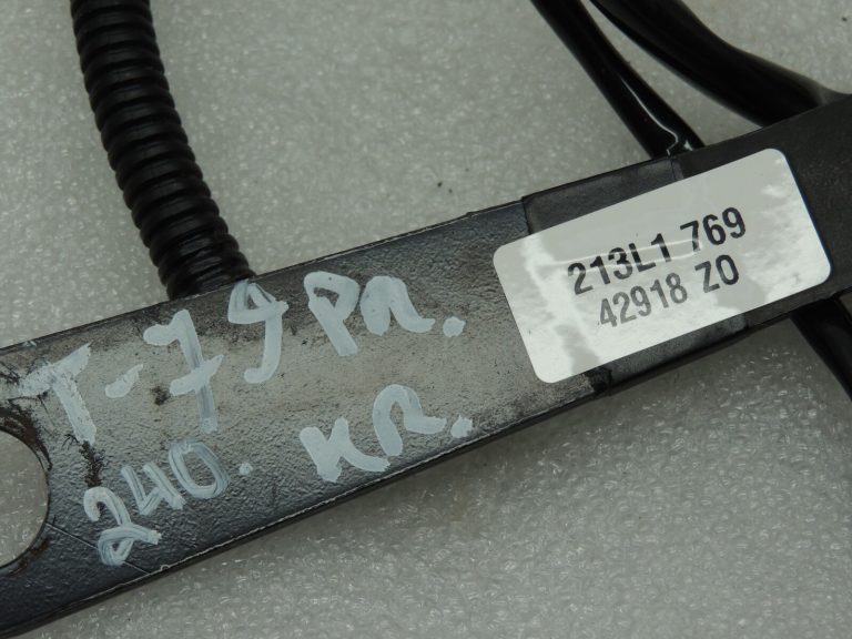 Toyota Avensis T27 Drošības jostas sprādze priekšējā kreisā 7323005170C1