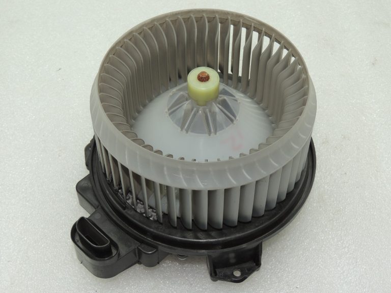 Toyota T27 E18 E15 R2 Sildītāja ventilators Pūtēja motors Pūtējs 8710302150