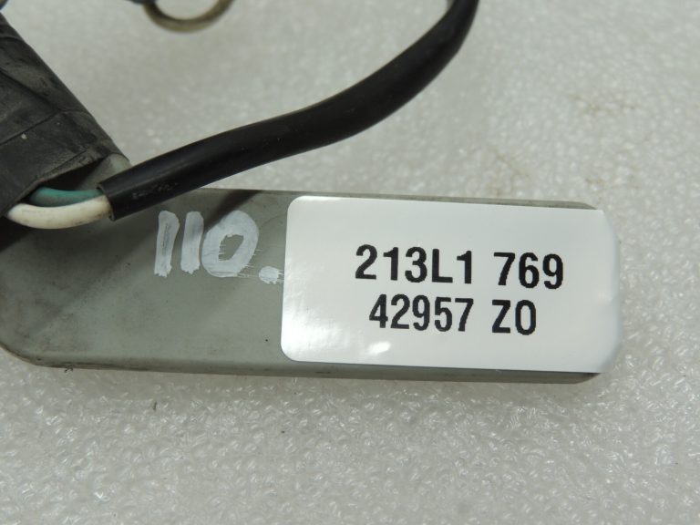 Toyota Avensis T27 priekšējo lukturu remonts priekšējais kreisais 8117005380