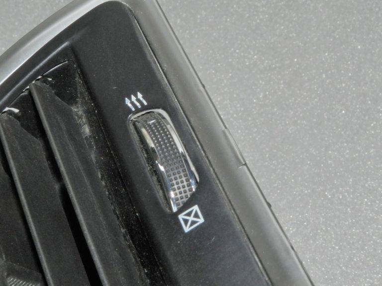 Lancia Thema II Gaisa ventilācijas sistēma labajā pusē L0203167DX9AF, 1VU75DX9AB, K1VU75DX9AB
