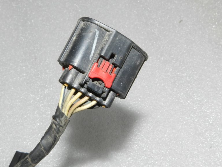 Lancia Thema II elektroinstalācijas instalācija aizmugurējā bampera stāvvietas sensori K68127955AB, 68127955AB