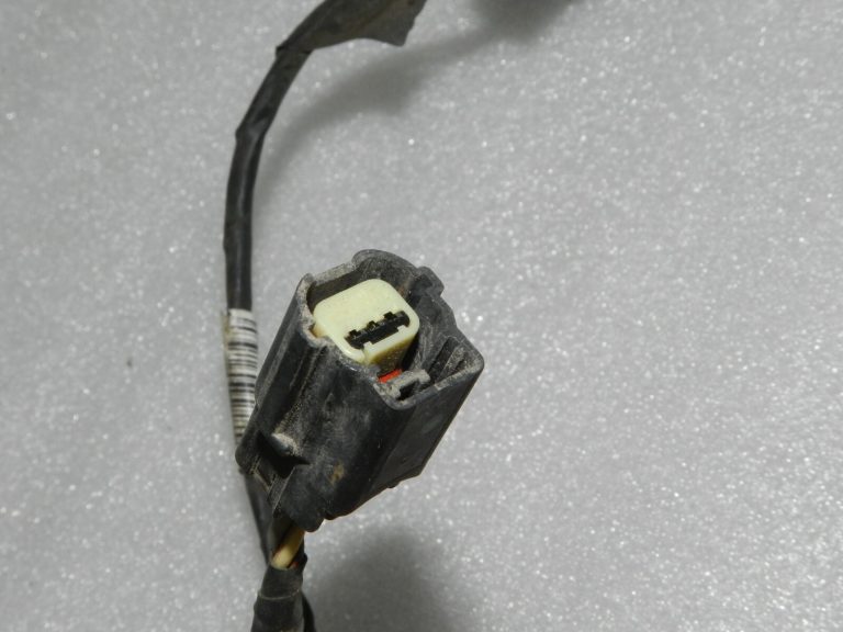 Lancia Thema II elektroinstalācijas instalācija aizmugurējā bampera stāvvietas sensori K68127955AB, 68127955AB