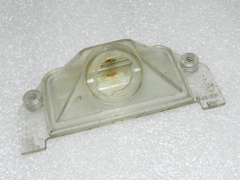 Oriģinālais Lancia Thema II 300C numura zīmes apgaismojuma korpuss, pāris 04805846AA