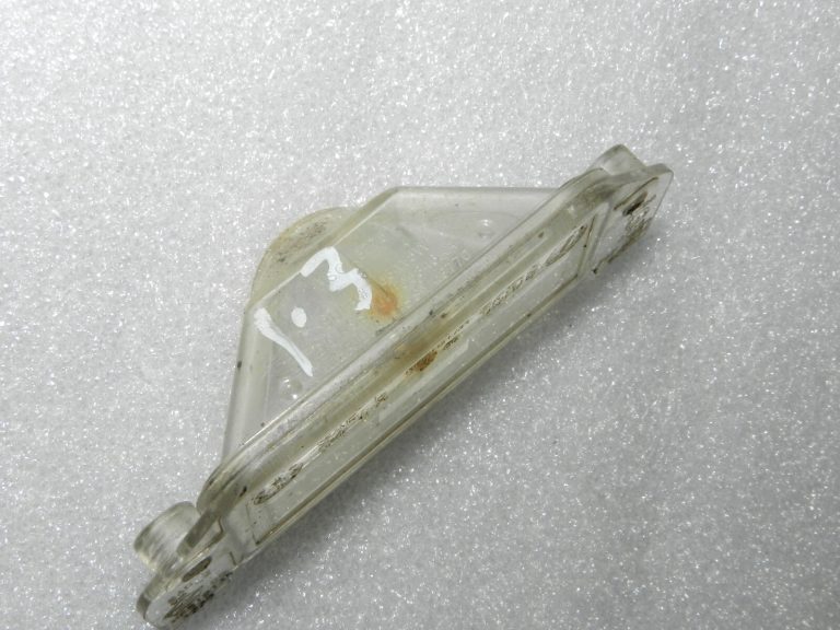 Oriģinālais Lancia Thema II 300C numura zīmes apgaismojuma korpuss, pāris 04805846AA