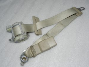 Lancia Thema II Aizmugures drošības jostu centrs Mochacino K1VJ471L1AA, 1VJ471L1AA