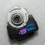 Oriģinālās Lancia Thema II priekšējo lukturu rezerves daļas servomotors (68042154AE, 68042155AE)
