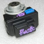 Oriģinālās Lancia Thema II priekšējo lukturu rezerves daļas servomotors (68042154AE, 68042155AE)