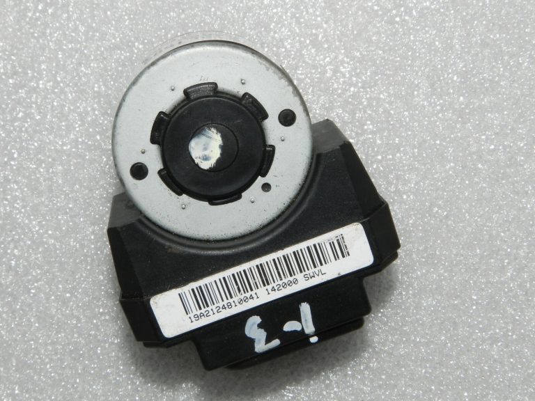 Oriģinālās Lancia Thema II priekšējo lukturu rezerves daļas servomotors (68042154AE, 68042155AE)