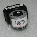 Oriģinālās Lancia Thema II priekšējo lukturu rezerves daļas servomotors (68042154AE, 68042155AE)