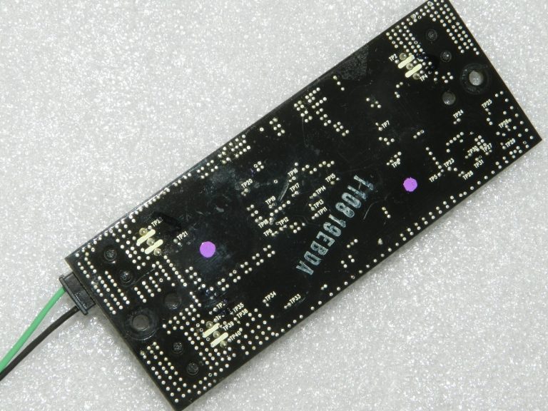 Oriģinālās Lancia Thema II priekšējo lukturu rezerves daļas shēmas plate (68042154AE, 68042155AE)