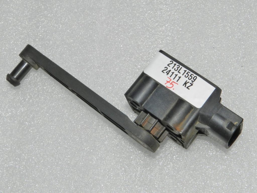 OEM Range Rover L320 Discovery 3 aizmugurējās piekares augstuma līmeņa sensors RQH500042