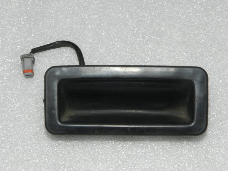 Oriģināls Range Rover L320 Discovery 3 aizmugurējo durvju slēdzis YUZ500020, YUZ500030