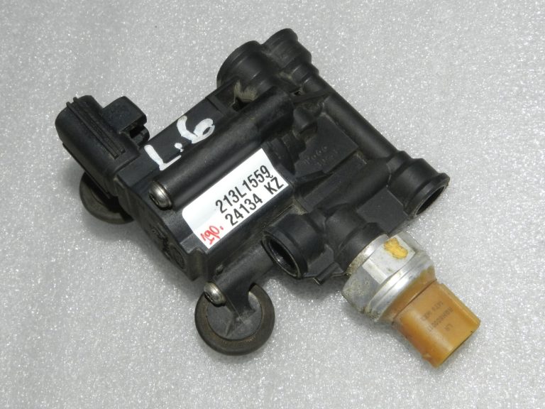 Oriģinālais Range Rover L320 Discovery 3 pneimatiskās balstiekārtas vārstu bloks RVH000046