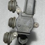 Oriģinālais Range Rover L320 Discovery 3 pneimatiskās balstiekārtas vārstu bloks RVH000046