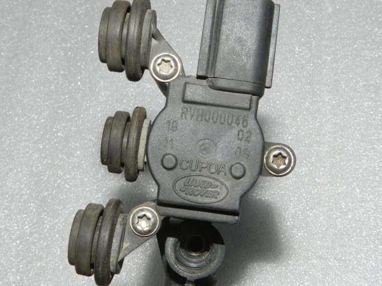 Oriģinālais Range Rover L320 Discovery 3 pneimatiskās balstiekārtas vārstu bloks RVH000046