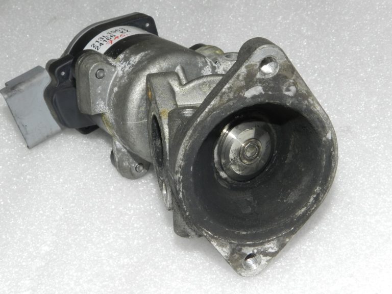 Oriģinālais Valeo Range Rover L320 Discovery 3 2.7d V6 EGR vārsts pa labi LR009810
