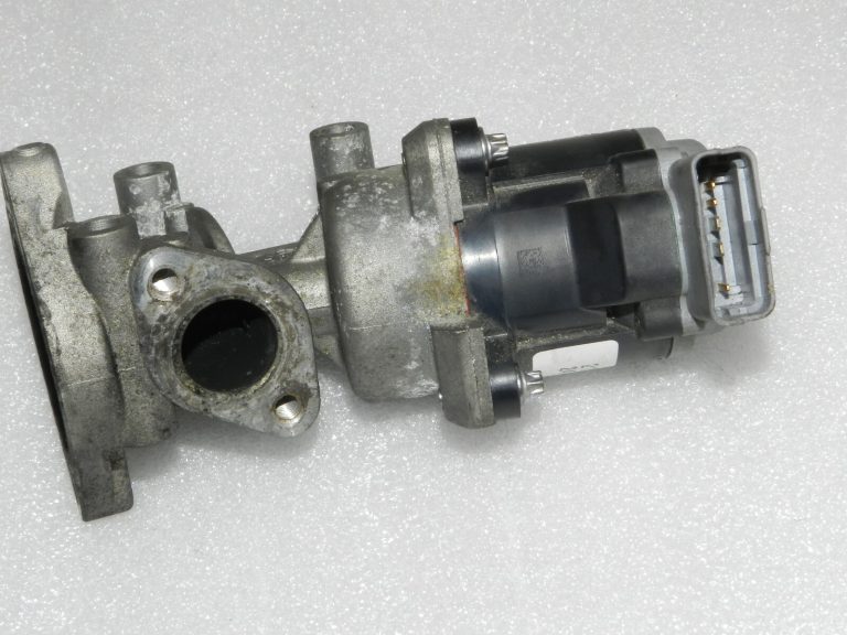 Oriģinālais Valeo Range Rover L320 Discovery 3 2.7d V6 EGR vārsts pa labi LR009810