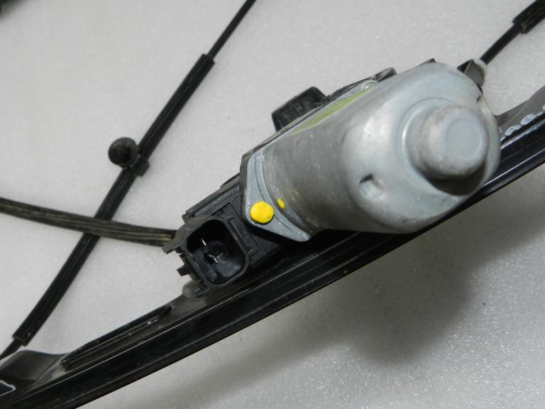 Ford Ranger P375 Logu regulators ar motoru priekšējais labais AB39-2123200-BG, 2182386