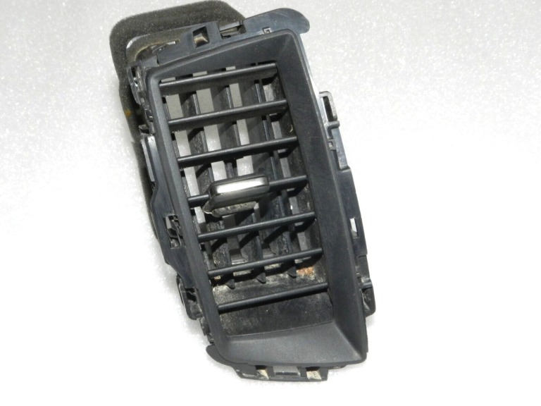 Ford Ranger P375 Centrālais ventilācijas lūkas kreisais JB3B-41044K73-BA3ZHE, 2370250
