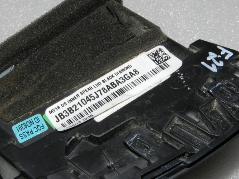 Ford Ranger P375 Centrālais ventilācijas lūkas kreisais JB3B-41044K73-BA3ZHE, 2370250