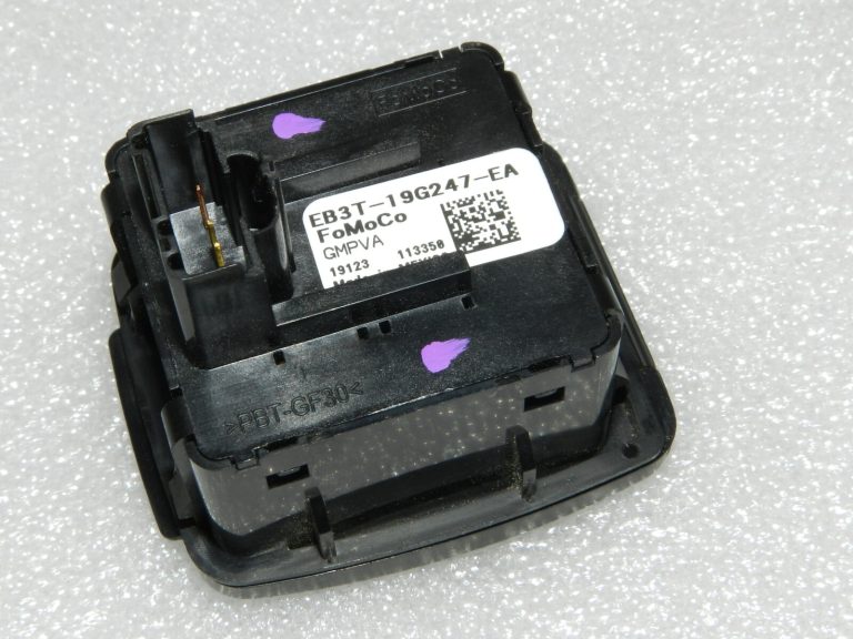 Oriģinālā Ford Ranger P375 maiņstrāvas 230V 150W savienojuma ligzda EB3T-19G247-EA, 2120228