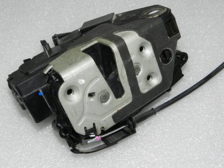 Oriģinālā Ford Ranger P375 aizmugurējā labās puses durvju slēdzene CM5A-A26412-BB, 2113096