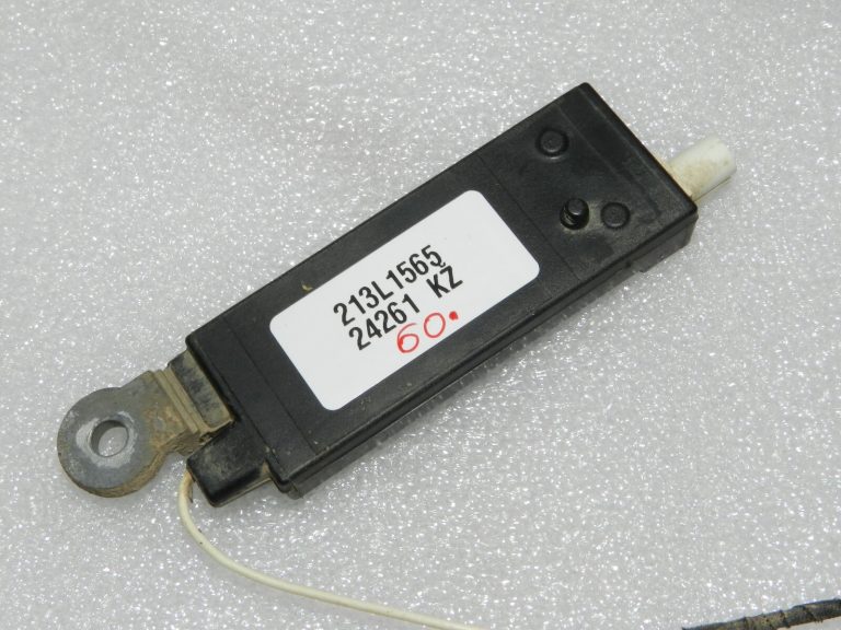 Ford Ranger P375 antenas pastiprinātāja izolators EB3T-18C847-BB, 1920514 oriģināls