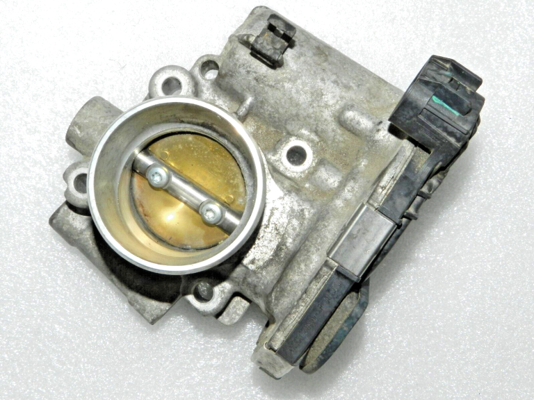 Opel Corsa E D 1.2i 1.4i Meriva B Droseļvārsts 55562270, 825008 BOSCH