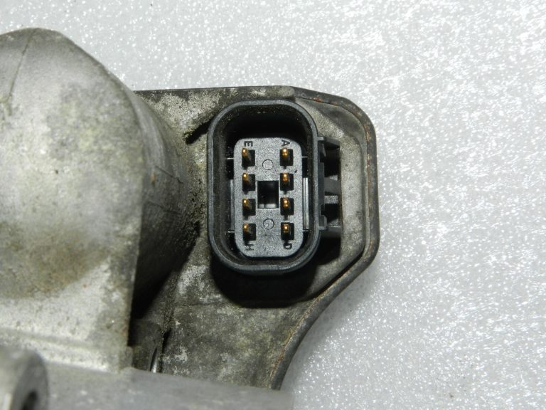 Opel Zafira B Vectra C Signum 2.2i Z22YH Droseļvārsts 24459501 93171626 5825227