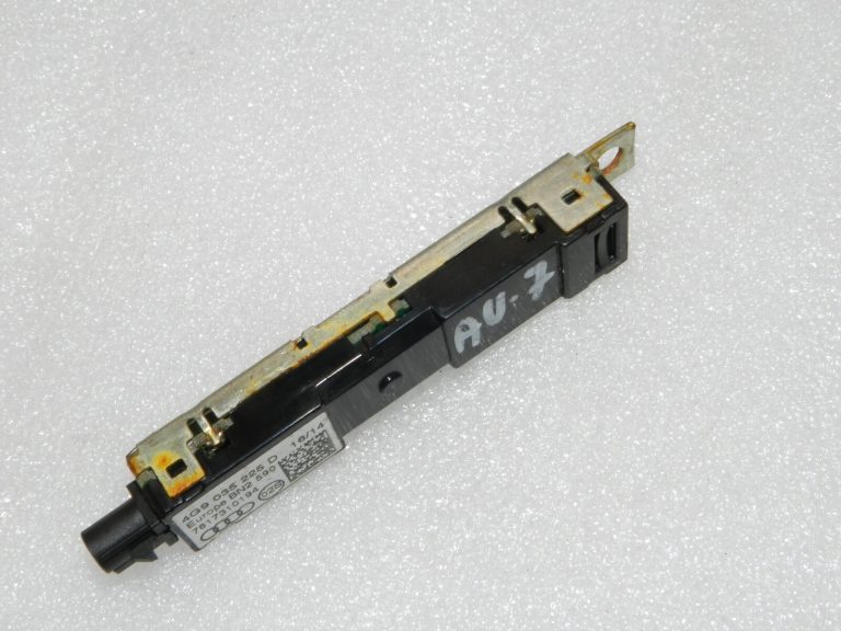 Audi A6 C7 Avant antenas pastiprinātājs 4G9035225D oriģināls