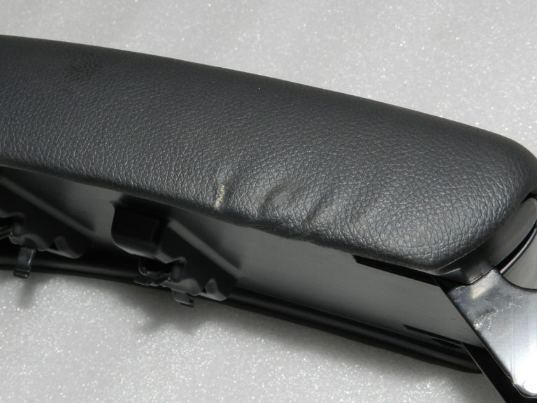 Nissan Qashqai II (J11) Ādas centrālā roku balsta pārsega montāžas bloks konsole 96920HV02A
