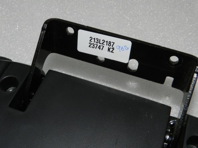 Nissan Qashqai II (J11) Ādas centrālā roku balsta pārsega montāžas bloks konsole 96920HV02A